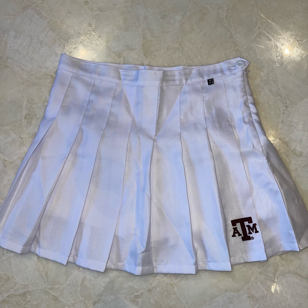 Stylish White Pleated Mini Skirt
